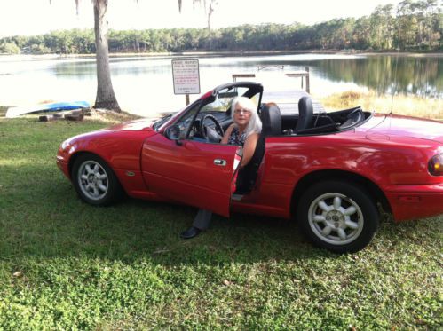 1990 mazda miata base convertible 2-door 1.6l