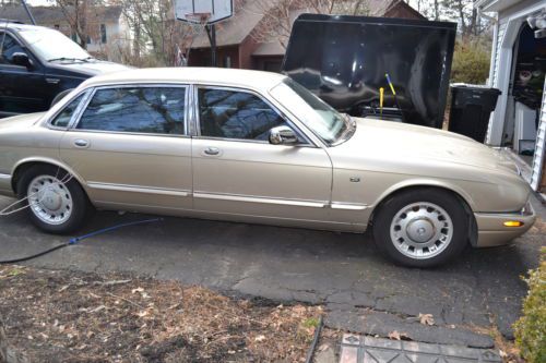 1999 jaguar vanden plas base sedan, parts or fix up