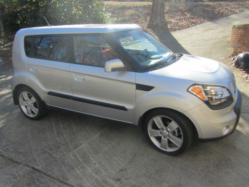 2010 kia soul plus hatchback 4-door 2.0l