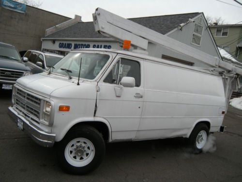 Chevrolet g30 van bucket truck boom truck cherry picker