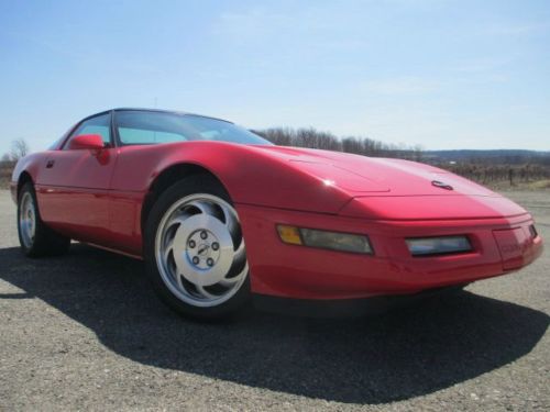 Excellent low mile red 1996 chevrolet chevy corvette - attention collectors!