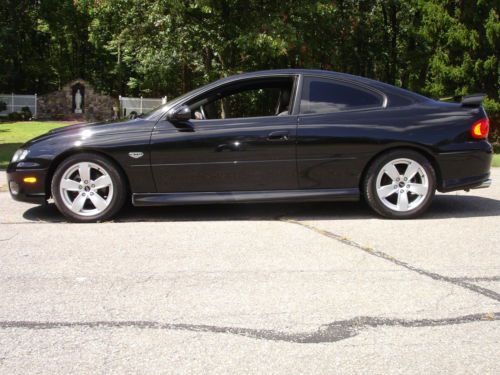 2004 pontiac gto base coupe 2-door 5.7l