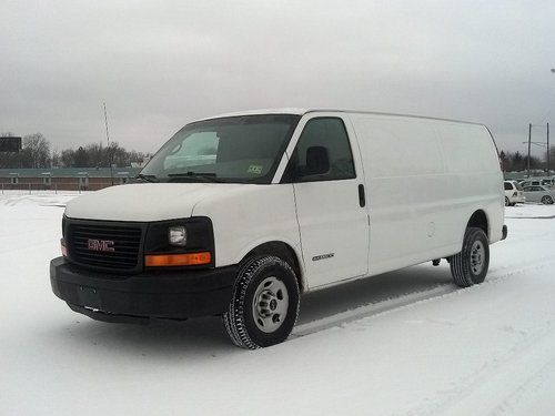 2004 gmc savana 3500 extended cargo van 6.0 111,000 miles clean well maintained