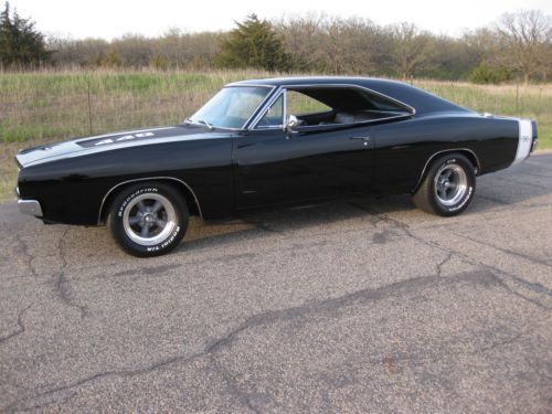 Black 1969 dodge charger r/t pro touring restomod 68 70