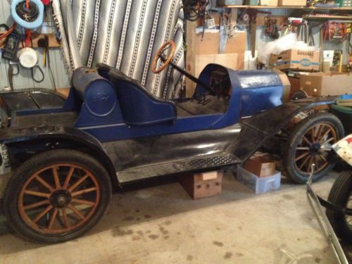 1915 ford model t passenger car