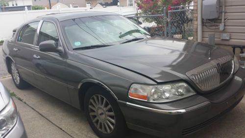 2004 lincoln town car great condition
