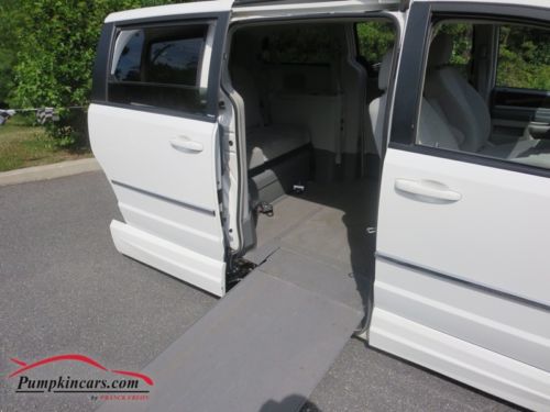 VMI Wheelchair - Accessible Minivan; Auto In-Floor Ramp System, US $33,000.00, image 6