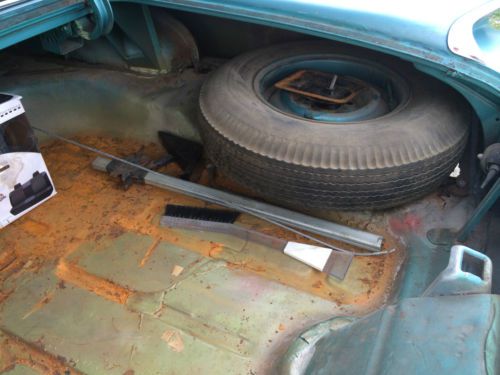 1960 Ford Fairlane 500 2 Door Club Coupe 4.8L V-8, image 18