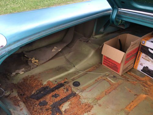 1960 Ford Fairlane 500 2 Door Club Coupe 4.8L V-8, image 19