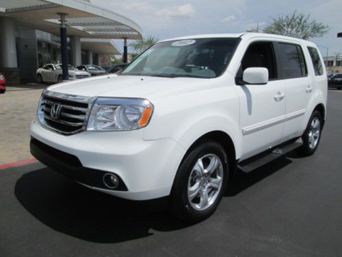 12 awd 4wd white 3.5l v6 leather navigation sunroof miles:34k 3rd row suv
