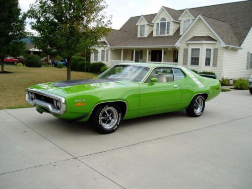 1971 plymouth road runner .. very rare car .. with paper work .