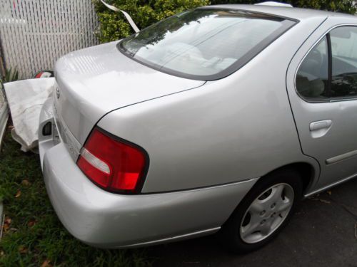 2001 NISSAN ALTIMA, image 2