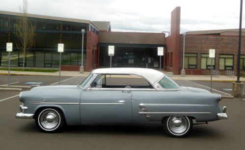 1953 ford victoria