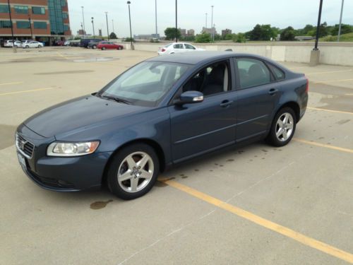 Super clean, 1-owner low-mileage 2009 volvo s40