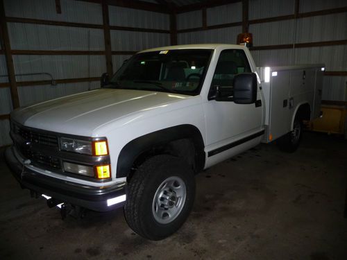 2000 chevrolet k2500 hd utility body truck w/meyer plow