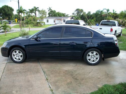2005 Nissan Altima S Sedan 4-Door 2.5L, image 2