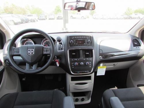 2014 dodge grand caravan avp/se