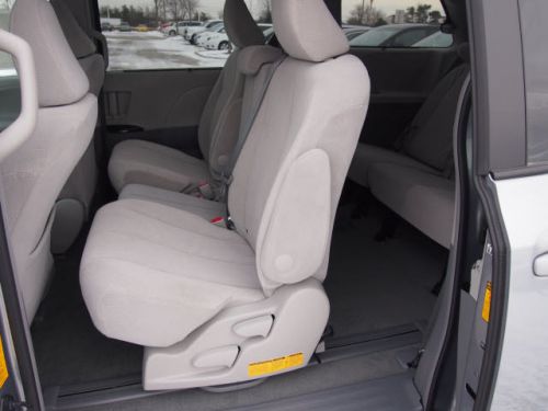 2014 toyota sienna le