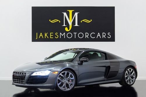 2012 audi r8 5.2 v10 coupe, $185k msrp! grey/black, 7400 miles, 1-owner, loaded!