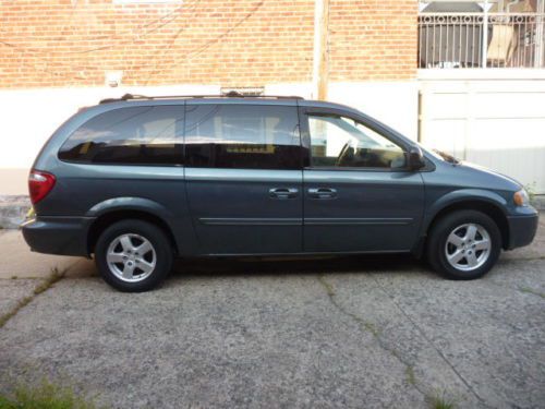 GRAND CARAVAN 05 SXT- 3.8V6 STOW'N GO SENSORS P/DOORS 89K CLEAN CARFAX NO RESV!, image 2