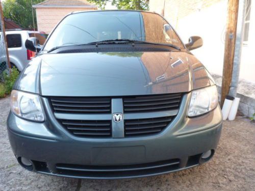 GRAND CARAVAN 05 SXT- 3.8V6 STOW'N GO SENSORS P/DOORS 89K CLEAN CARFAX NO RESV!, image 9