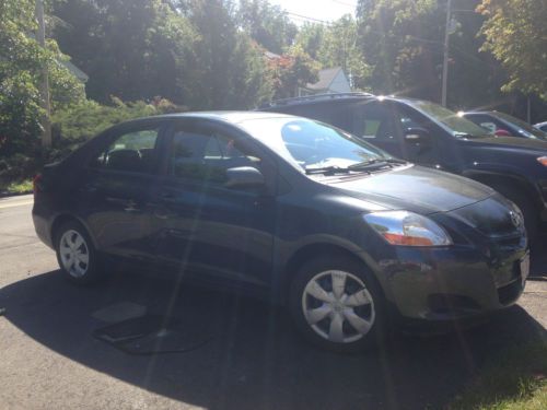 2008 toyota yaris base sedan 4-door 1.5l