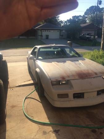 1986 Chevy Camaro Iroc Z-28, image 2