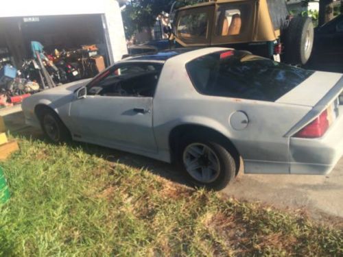 1986 Chevy Camaro Iroc Z-28, image 3