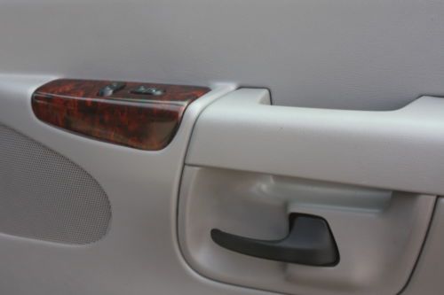 2002 Ford Econoline E-350 Side Entry Access  Wheelchair Accessible Handicap Van, image 23