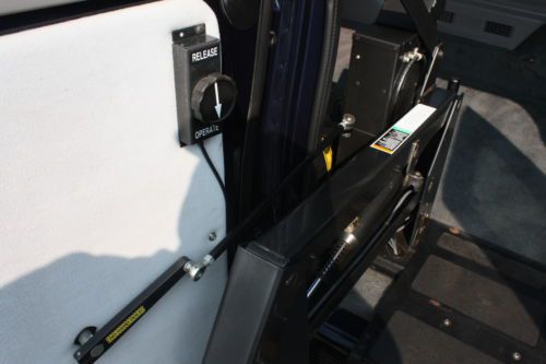 2002 Ford Econoline E-350 Side Entry Access  Wheelchair Accessible Handicap Van, image 35