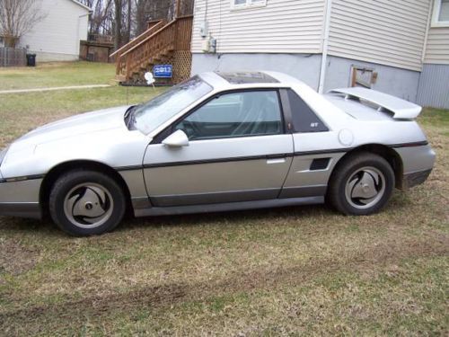 1985 pontiac fiero gt coupe 2-door 2.8l