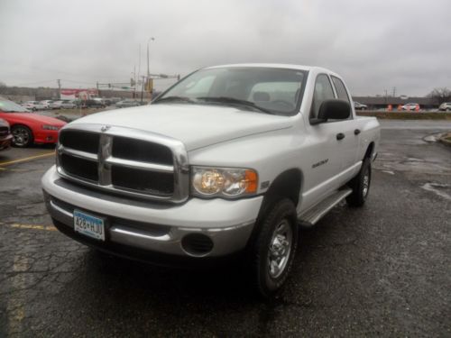 Crew cab 4dr, short box, 4x4, 5.7 hemi v8, heavy duty, extra clean, warranty !!!