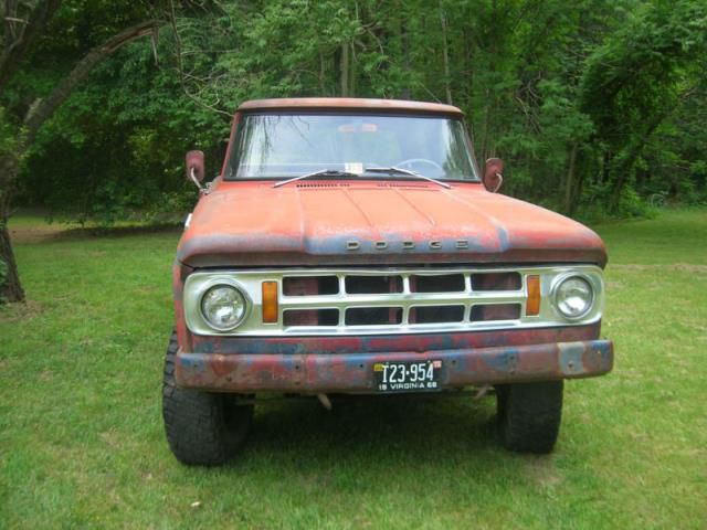 Dodge power wagon d200