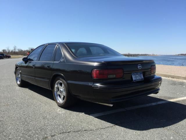 Chevrolet impala ss sedan 4-door