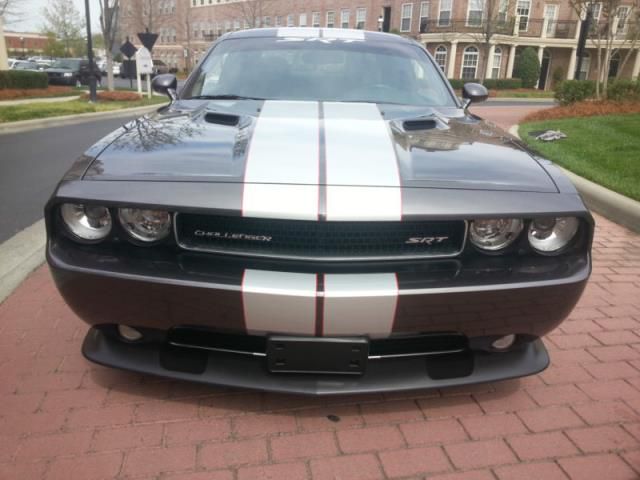 Dodge challenger srt8 392