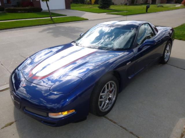 Chevrolet: corvette commemorative edition