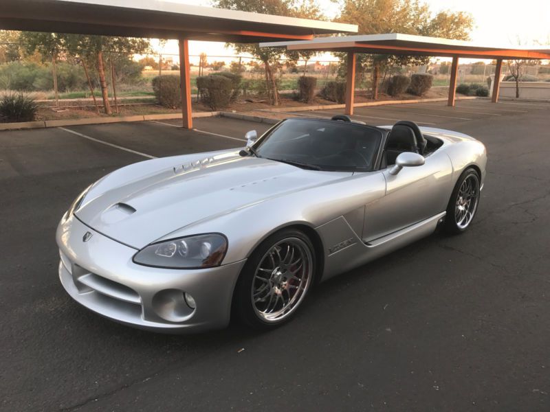 2005 dodge viper