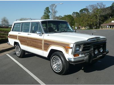 1991 jeep grand wagoneer - beautiful !!