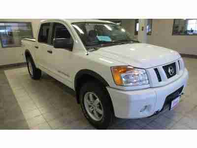 PRO-4X 5.6L CD 4X4 Locking/Limited Slip Differential Tow Hitch Tow Hooks A/C ABS, image 2