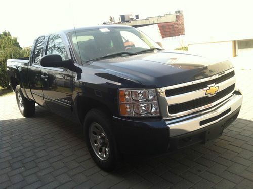 2010 chevrolet silverado 1500 ext. cab  4.8l v8   no reserve must go !!!