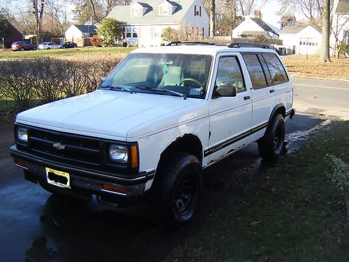 1993 chevy s-10 blazer 4 door white low miles