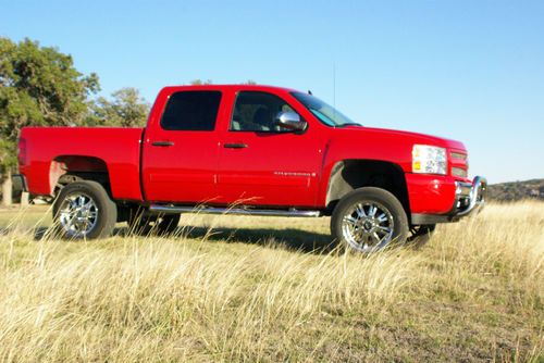 Gorgeous lifted 2008 chevrolet silverado 1500 lt crew cab pickup 4-door 4.8l