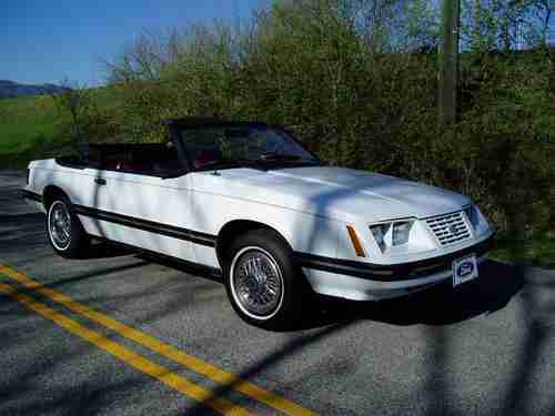 1984 FORD MUSTANG LX.. CONVERTIBLE.. NO RESERVE .. 60K MILES.. AUTOMATIC., image 2