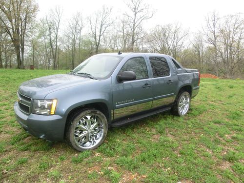 2009 chevrolet avalanche ls crew cab 4x4 on 24's
