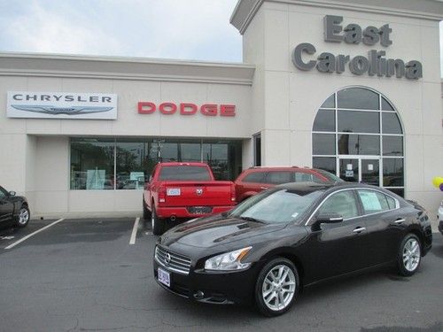 2011 nissan maxima 3.5 sv leather sunroof 1 owner 42k miles we finance