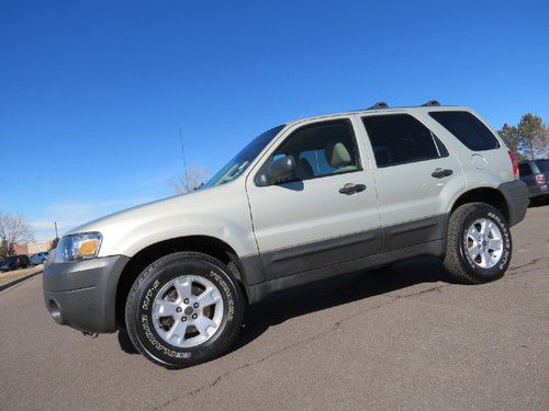 2005 ford escape xlt 4x4 v6 automatic clean great mpgs all orig carfax cert 3.0