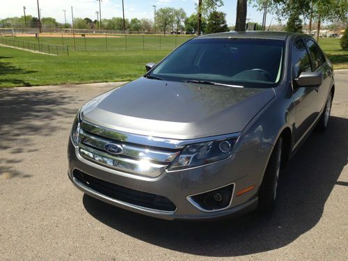 Like new 2012 fusion - gas saver! no reserve!