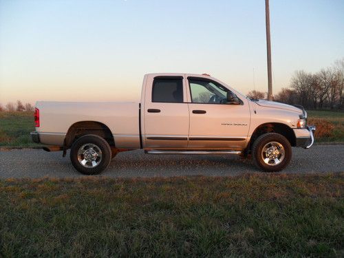 2004 dodge 3500 4x4  quad cab short bed 5.9 cummins diesel six speed