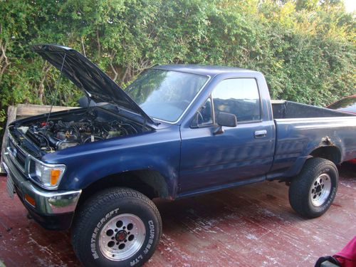 1992 toyota pickup dlx standard cab pickup 2-door 2.4l no reserve