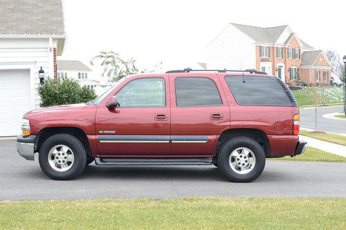 2001 chevrolet tahoe lt sport utility 4wd 5.3l purrs like a kitten!